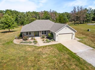 9575 E Shelly Ln, Centralia, MO 65240