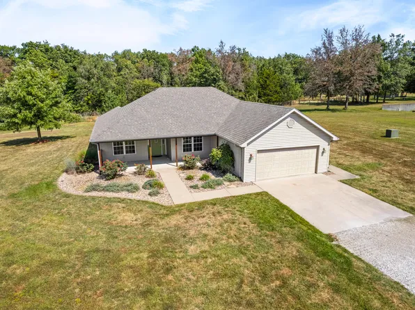 9575 E Shelly Ln, Centralia, MO 65240