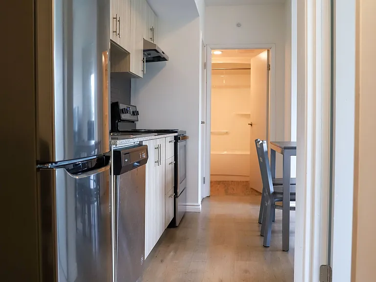 275 Larch St — Photo 5