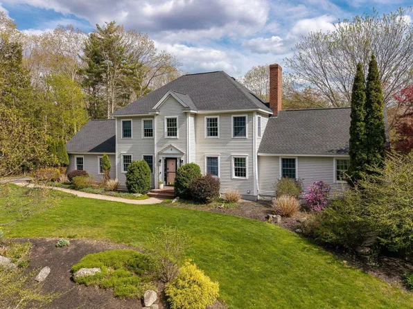 8 Balsam Way, Stratham, NH 03885
