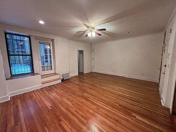 5th image of 307 W 106th St APT 1R