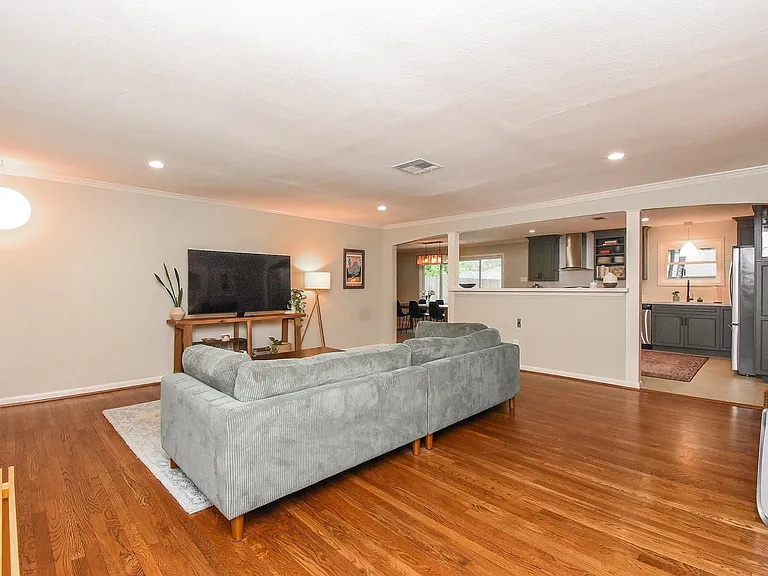 5602 McKnight St — Photo 7