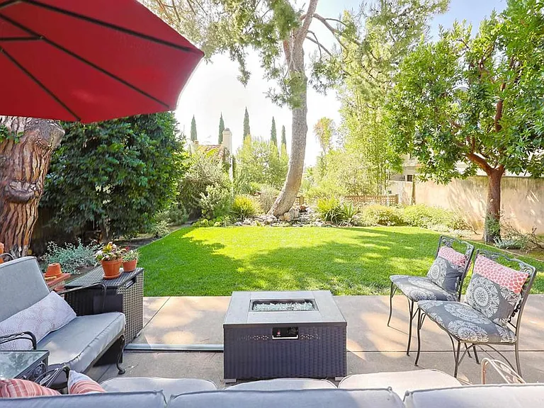 1027 Adella Ave — Photo 43