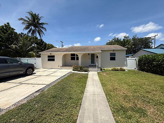 3rd image of 6391 SW 39th St