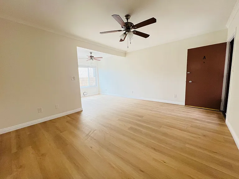 905 S Cabrillo Ave — Photo 5