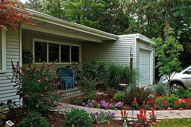 Exterior of 1120 Clair Circle