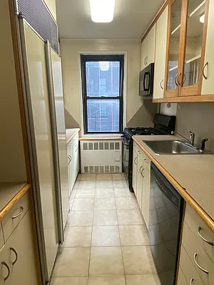 Rented by FirstService Realty (legacy) | media 12