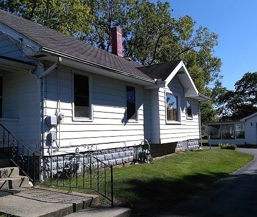 3rd image of 1511 S Burlington Dr