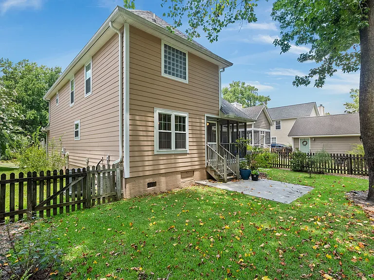 669 Fair Spring Dr — Photo 37