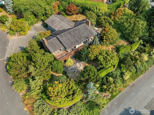8811 NE 15th Place, Clyde Hill, WA 98004