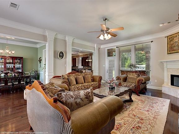 4th image of 260 Kissena Park Ct