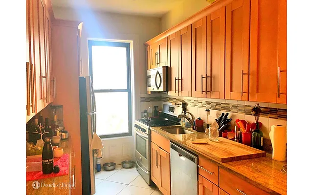 Rented by Douglas Elliman | media 14