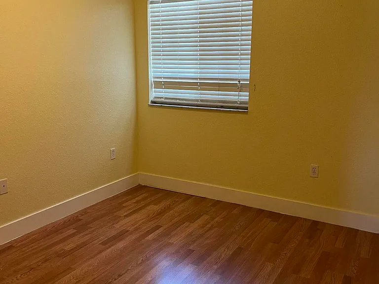 4113 Napoli Lake Dr — Photo 10