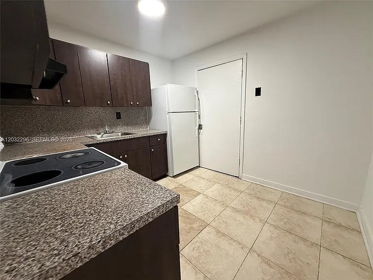 12215 W Dixie Hwy #107 — Photo 2