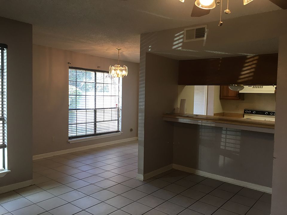 1st image of 224 Bracewell Dr APT C
