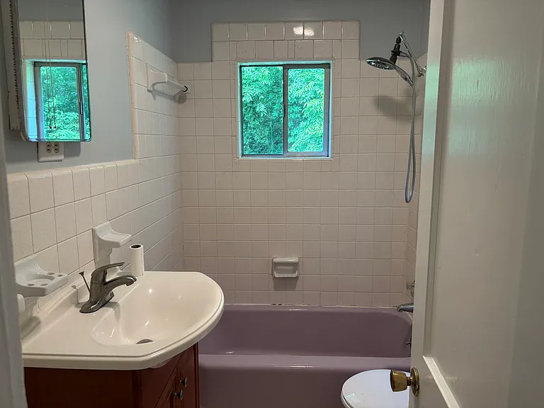 513 Pelham Rd N — Photo 9