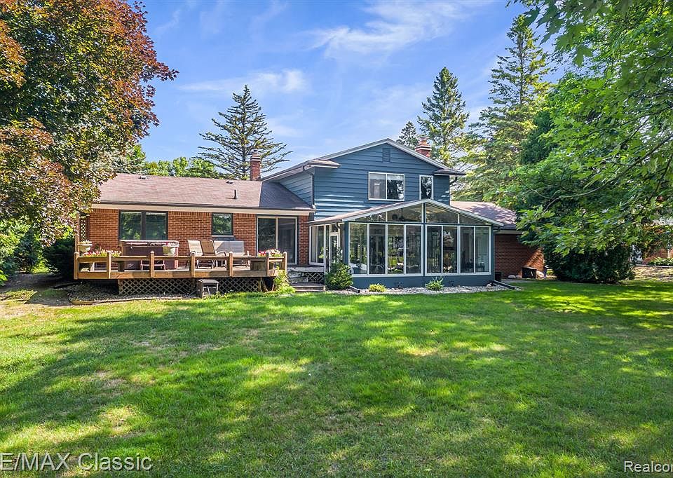 3749 Gulfwood Dr, Commerce Township, MI 48382 Zillow