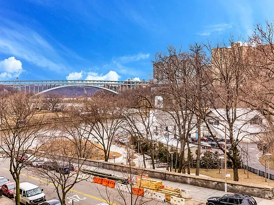 Sold by Re/Max In The City | media 24