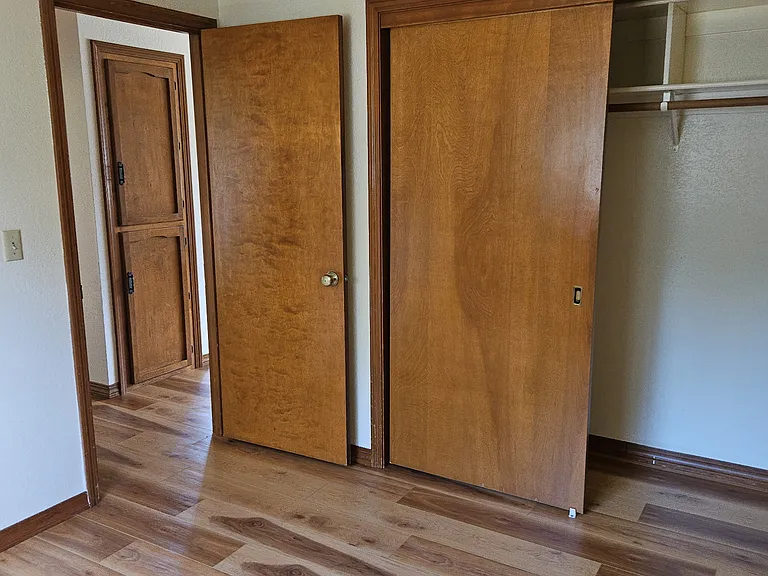 325 SW 7th Ave — Photo 9