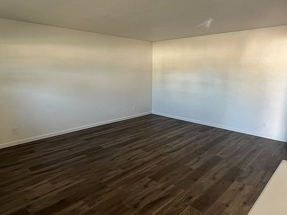 2nd image of 1516 Yosemite Dr