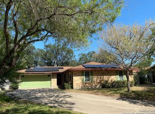 1606 Las Palmas Cir, Beeville, TX 78102