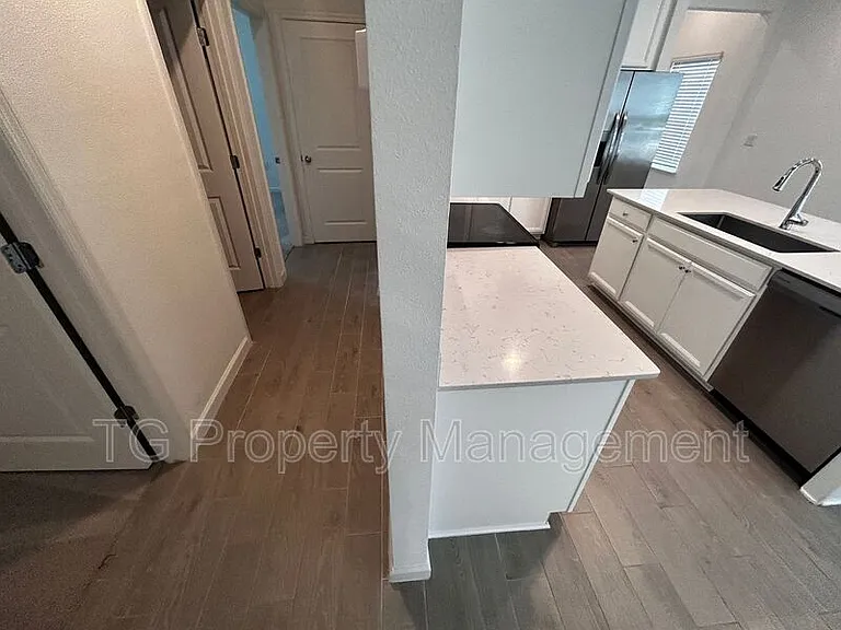 23 Lake Sinclair St — Photo 18