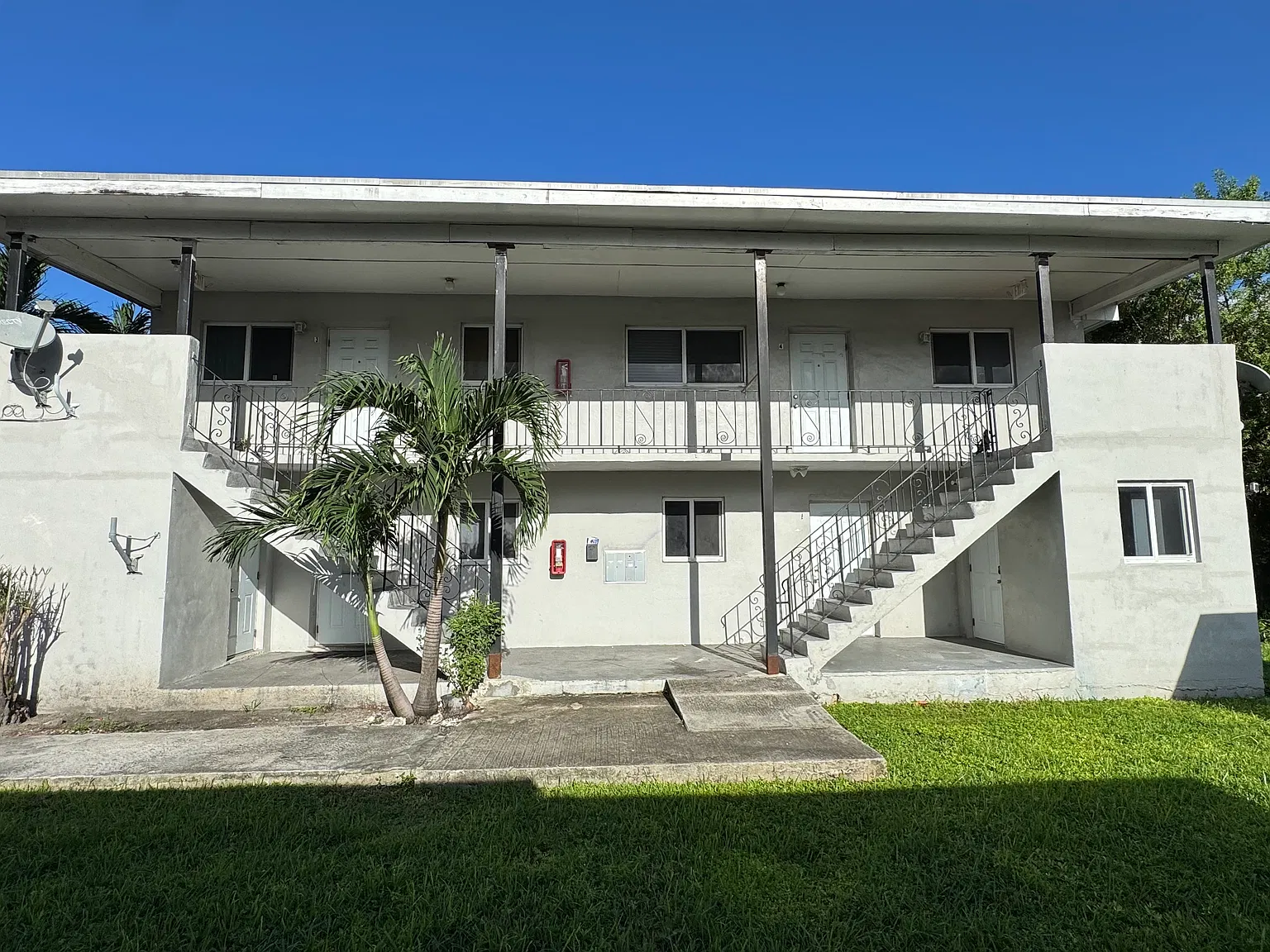 NE 71st St, Miami — Photo 3