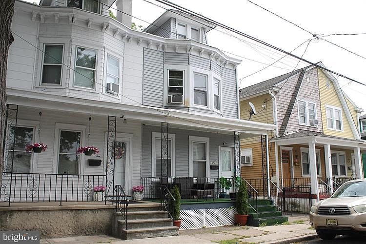 2nd image of 312 Columbus Ave