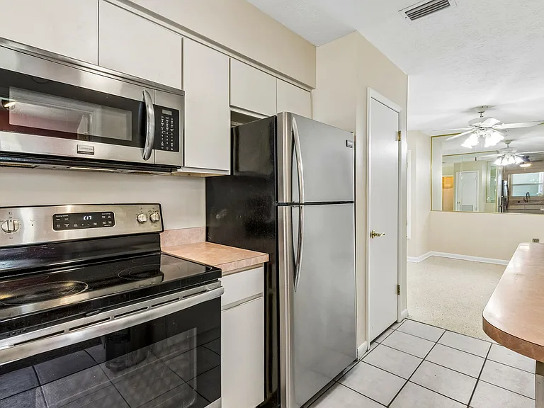 2406 Husson Ave — Photo 5