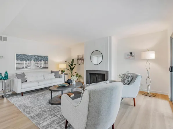 675 Sharon Park Dr APT 132, Menlo Park, CA 94025
