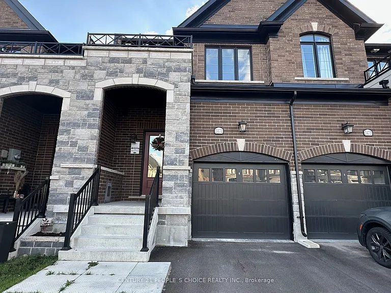 1471 Blackmore St — Photo 3