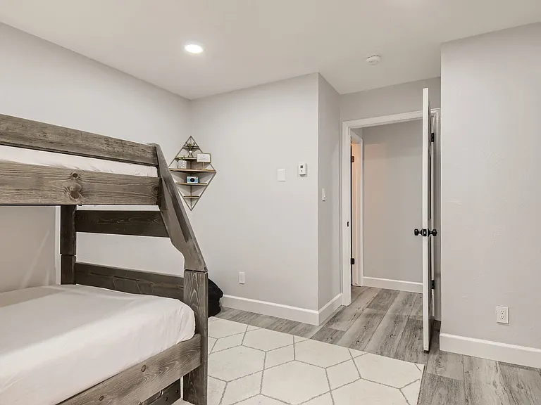101 Hawn Dr — Photo 10