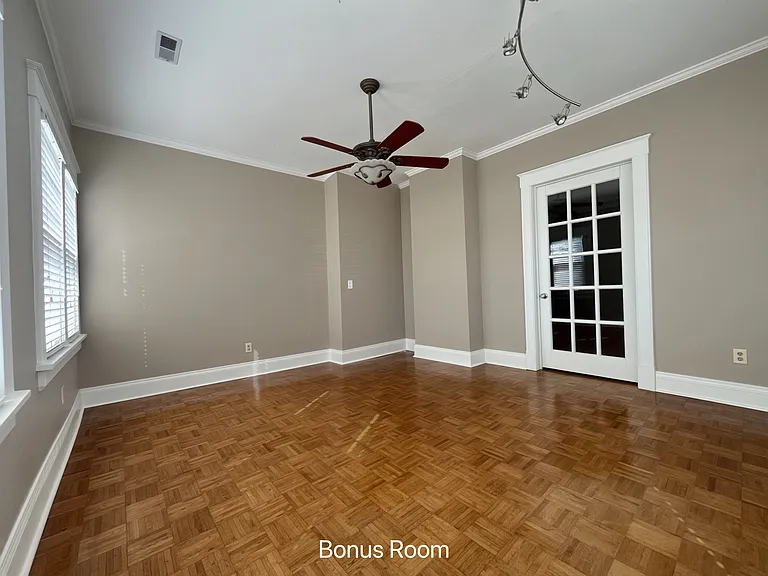1112 E Walnut St #2 — Photo 15