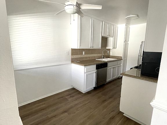 4th image of 900 Loma Ave #7
