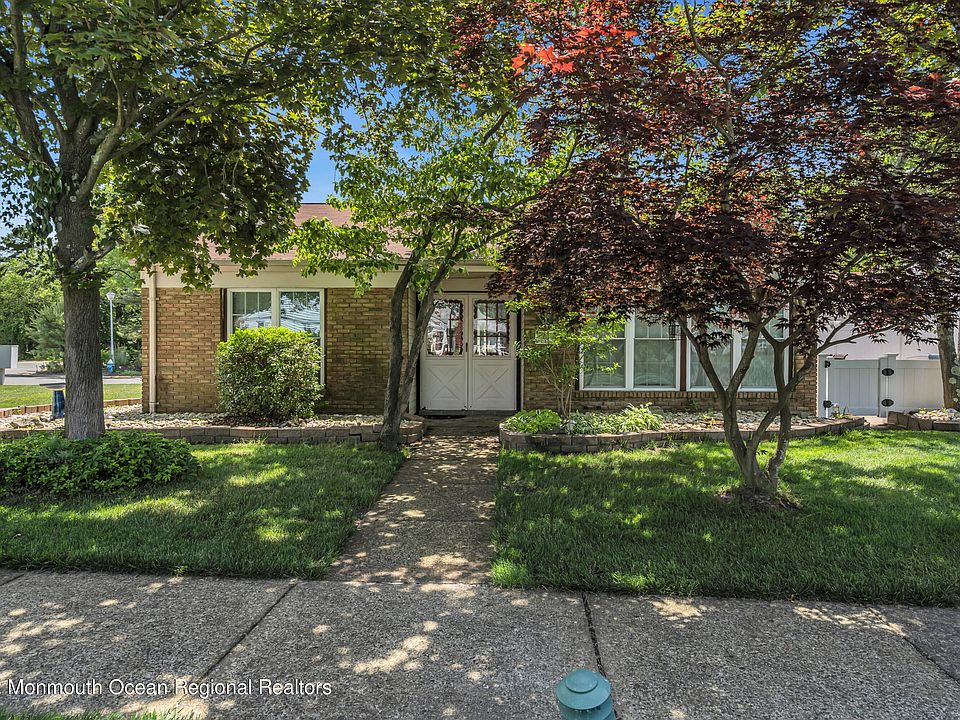 1st image of 450 Heather Court #A