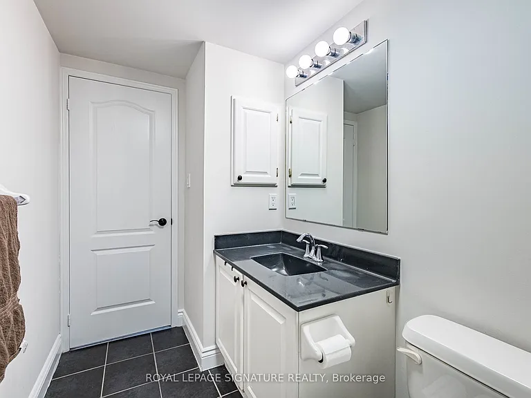 3985 Eglinton Ave W #17 — Photo 37