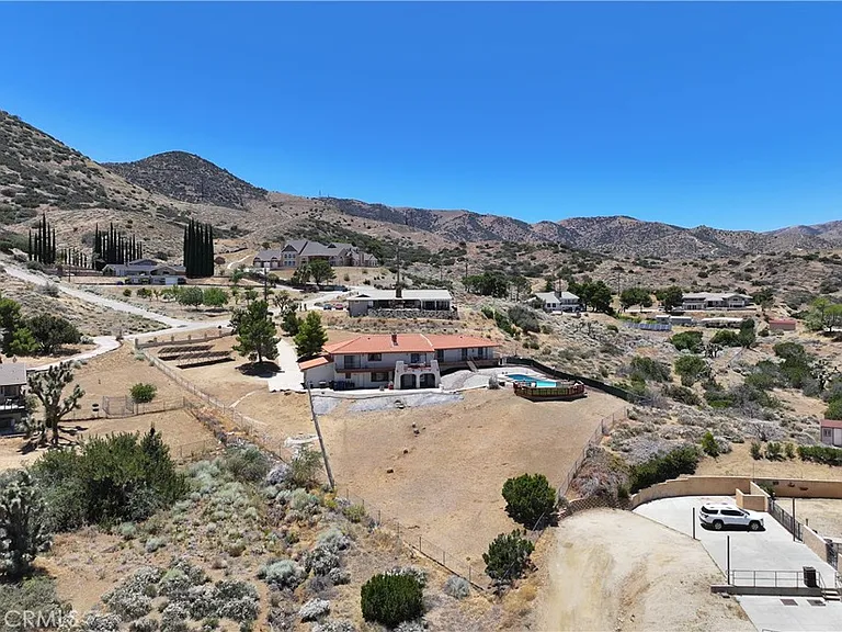 1055 Lakeview Dr — Photo 45