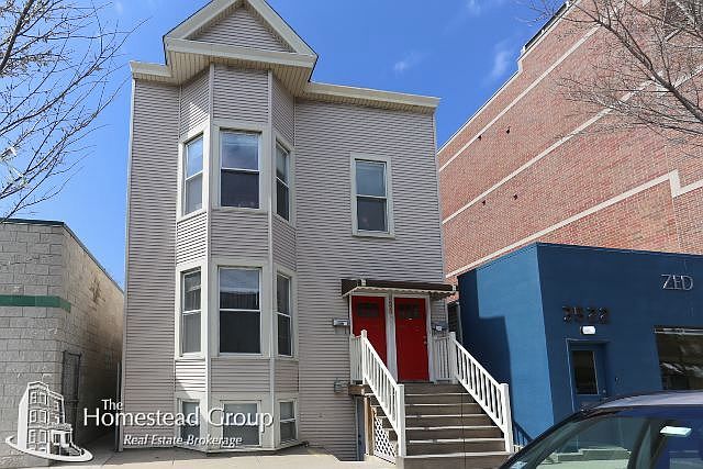 1st image of 3520 N Lincoln Ave #001