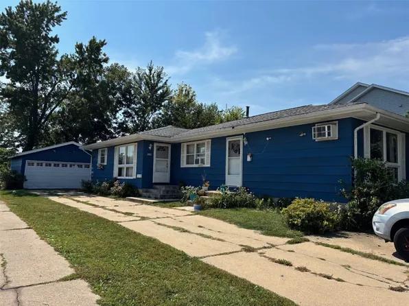 2605-2615 5th Ave, Marion, IA 52302