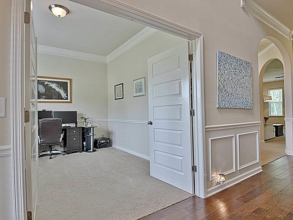 5th image of 335 Navarre Dr