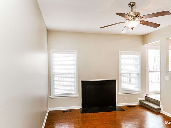 5th image of 4015 Sherry Ct