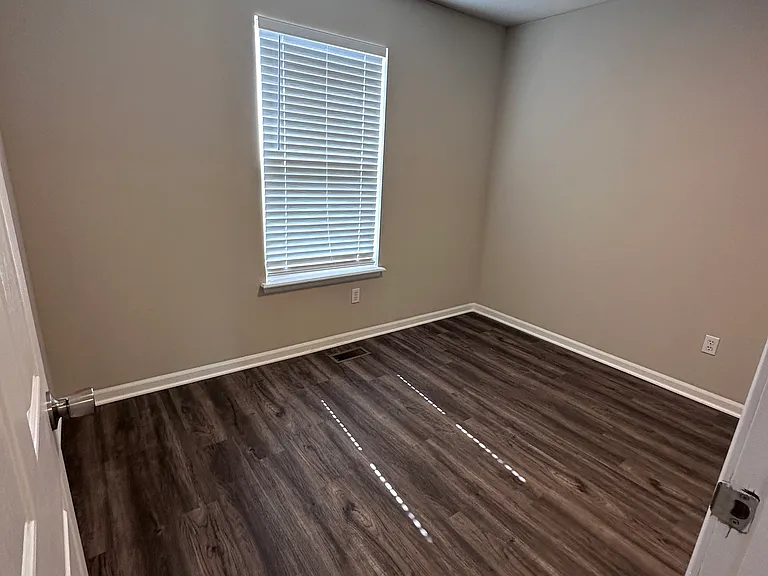 15100 Kelly Dr #15100 — Photo 5
