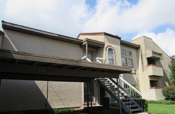 2nd image of 6100 Woodlake Pkwy APT 203