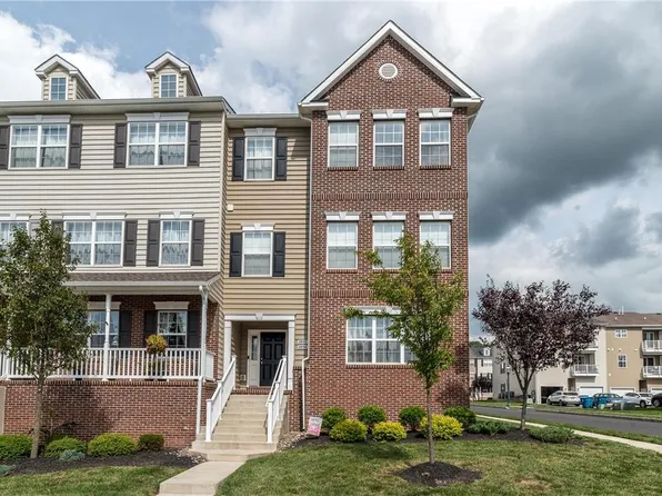 3052 Goshen Dr #M73-l, Pennsburg, PA 18073
