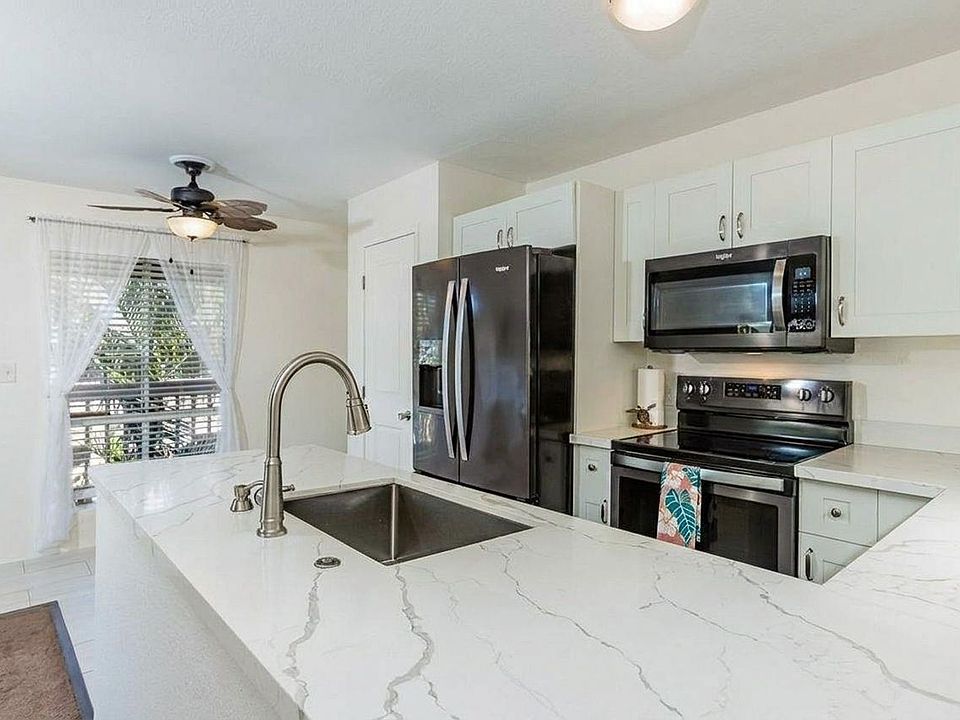 1st image of 140 Uwapo Rd APT 55-205
