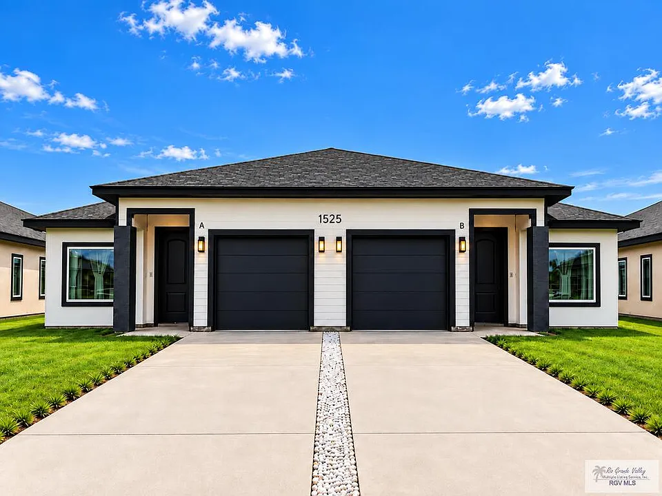1525 Strawberry Cir