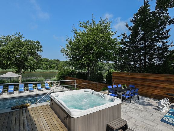 3rd image of 35C Baycrest Ave