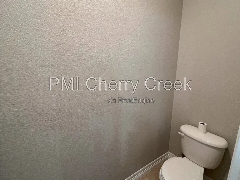9256 Kornbrust Dr — Photo 34
