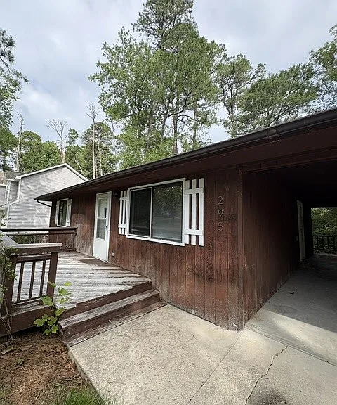 295 Spring Lake Dr — Photo 2