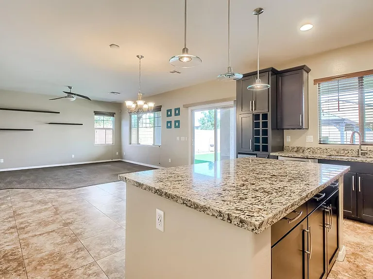888 E Jacob St — Photo 13